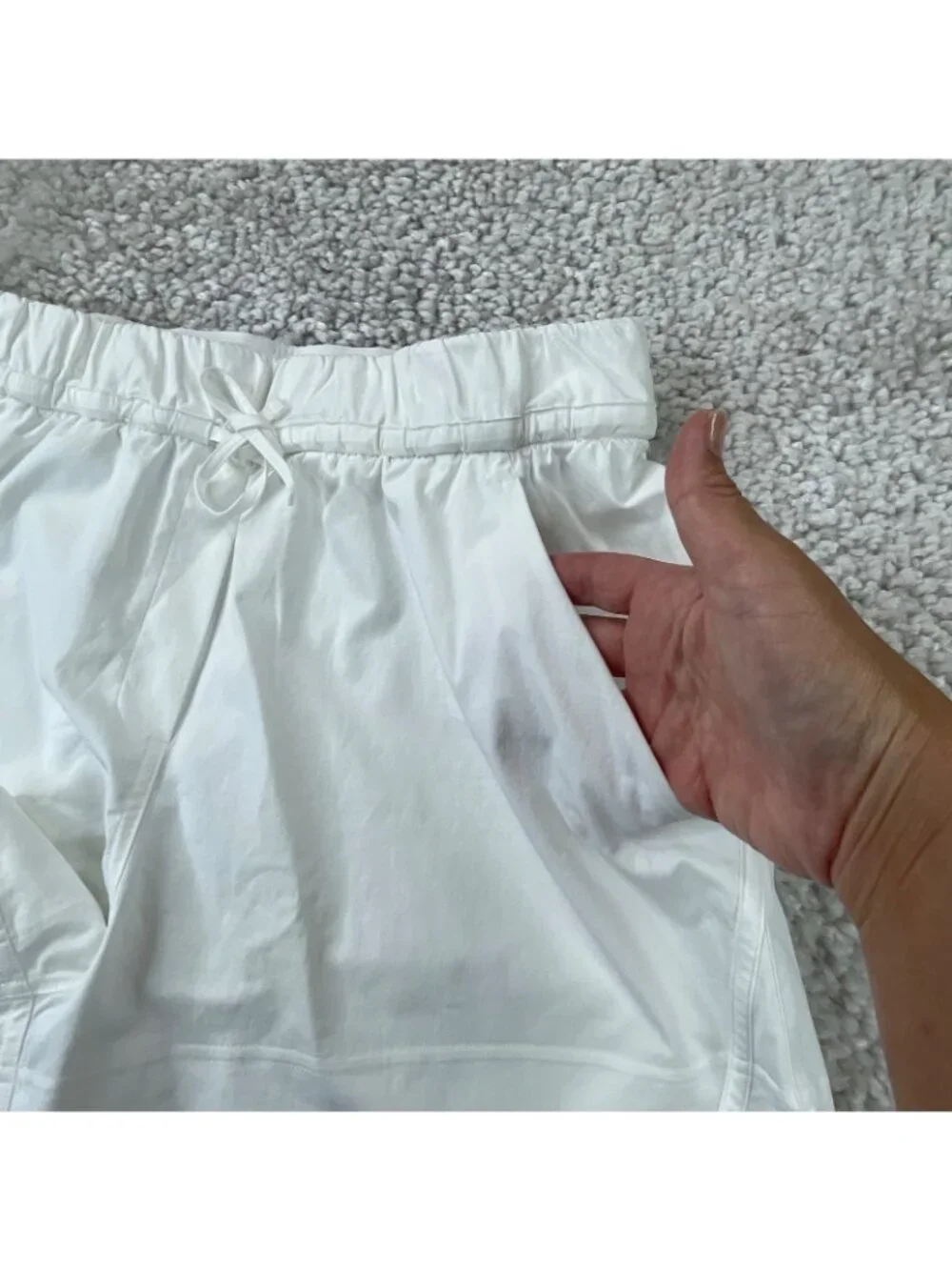 Lululemon Cinchable Waist High Rise Woven Shorts White Womens Medium